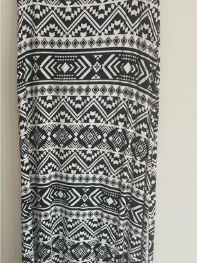 Charlotte Russe Monochrome Aztec Maxi Skirt - Black & White